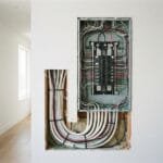Renovezi apartament vechi in Brasov? Cat costa instalatia electrica